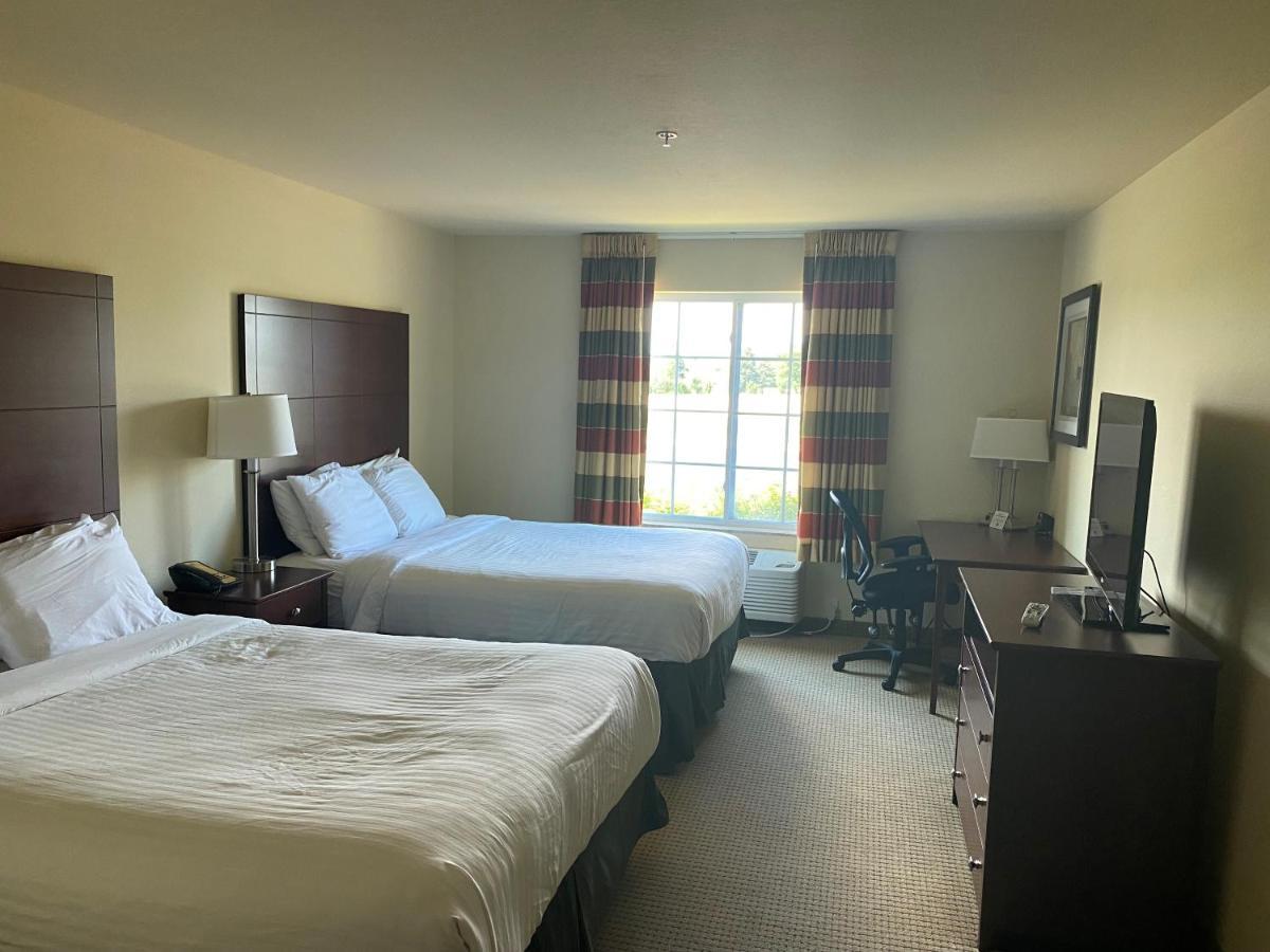 Americinn By Wyndham Oshkosh Extérieur photo