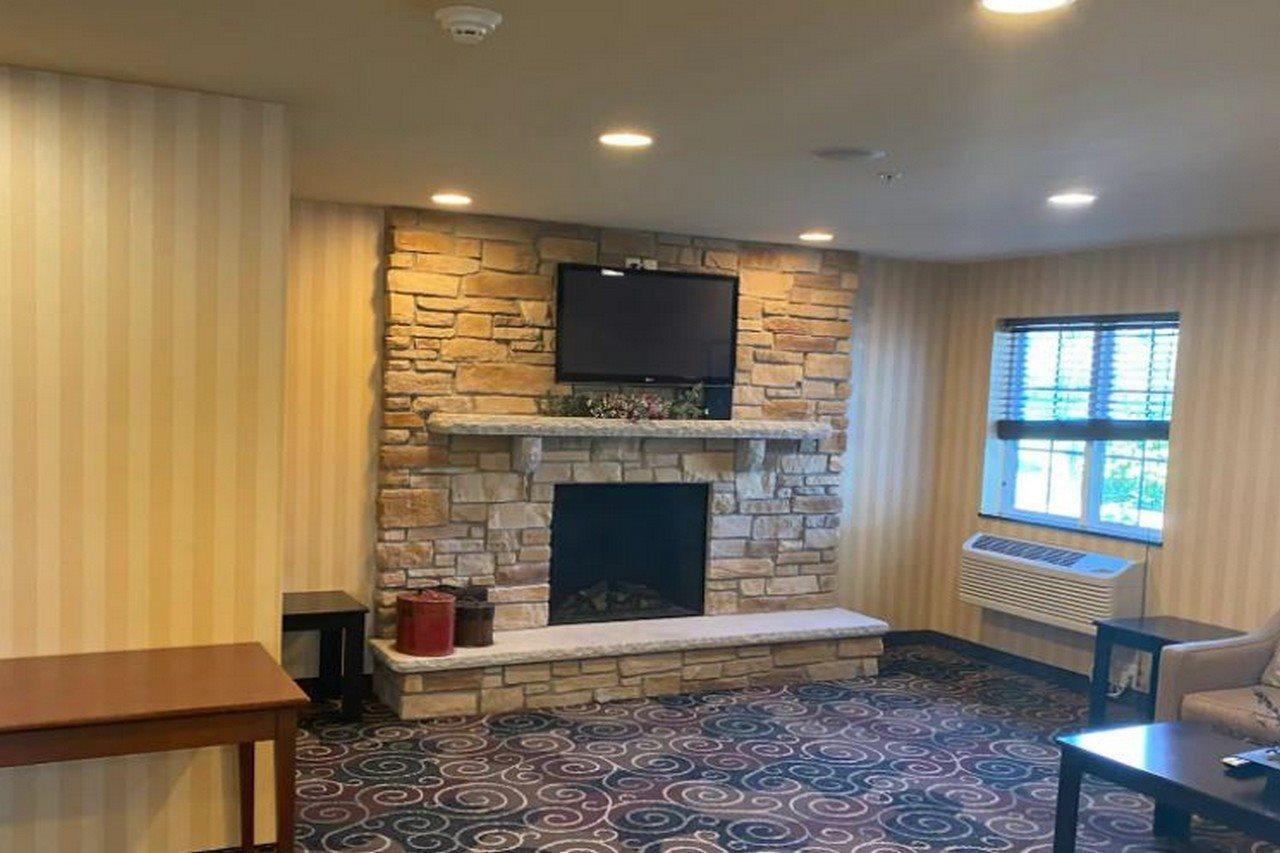 Americinn By Wyndham Oshkosh Extérieur photo